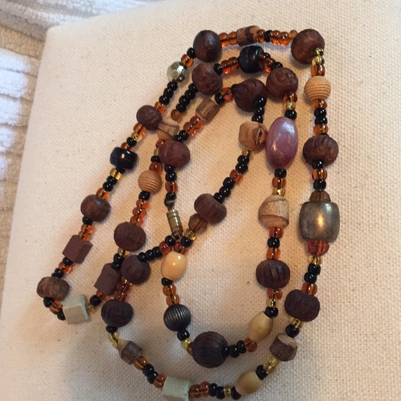 14” wood & glass bead necklace animal style - Picture 6 of 6